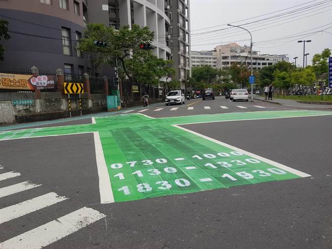 高市府交通局去年8月开始执行校园交通改善专案，正修科技大学在交通工程改善计画完工后，与上年3个月同期相比，事故率下降高达4成。（高市府交通局提供／洪浩轩高雄传真）