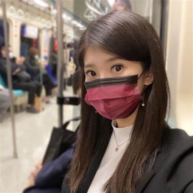 李明璇对丁怡铭回锅行政院提出质疑，并指出，丁允恭可能也差不多要回锅了。(图 翻摄自李明璇脸书)