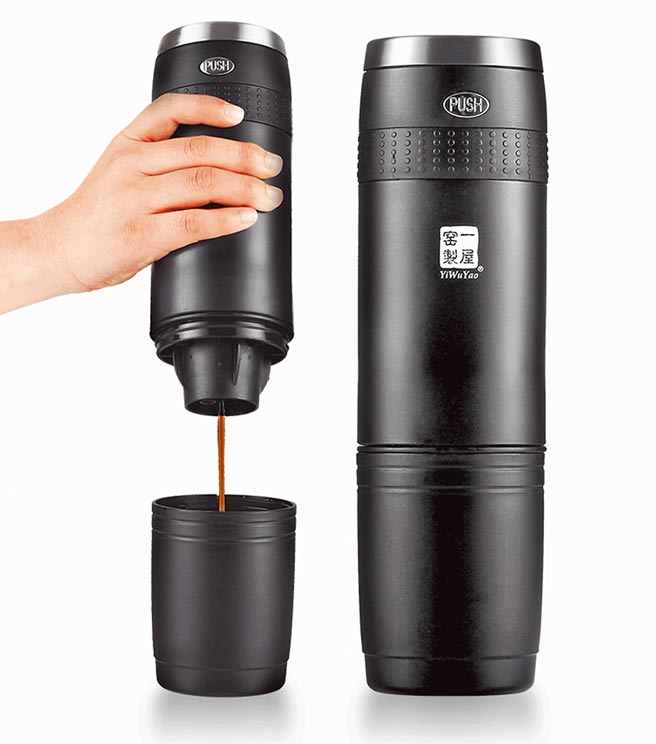 Yahoo奇摩拍卖的美式迷你电动手动胶囊咖啡机，特价2532元。（Yahoo奇摩拍卖提供）