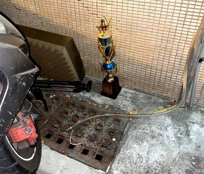 原PO自述小学至大学的心路歷程，感动1.6万人。（翻摄路上观察学院脸书）