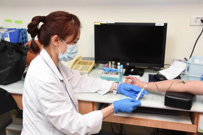 最新的血友病基因治疗带给病患制造凝血因子的能力，免除长期定期施打凝血因子的麻烦和苦痛。（谢琼云摄）