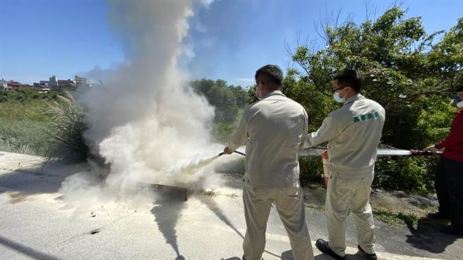 本次訓練其成員為航空部門、空廚部門、航太部門、航勤部門等共分為8梯次計有416人參與訓練。（蘆竹消防分隊提供）