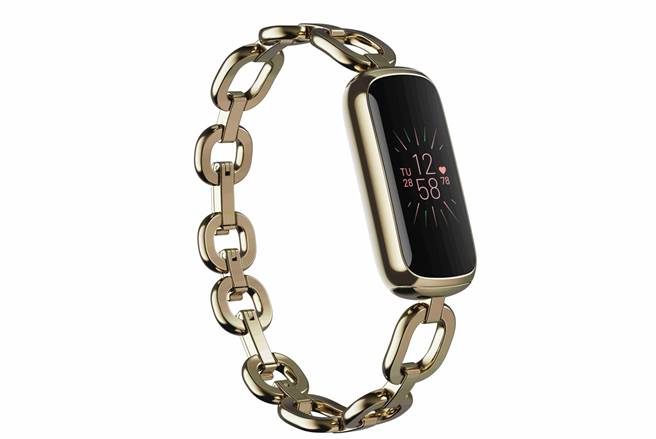 Fitbit攜手珠寶精品gorjana推出Luxe聯名錶款，售價為新台幣$6,990元。品牌經典時尚手環，讓用戶隨心變換搭配。（Fitbit 提供／黃慧雯台北傳真）

