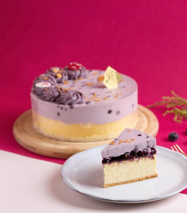 （PABLO针对母亲节推出「蓝莓慕斯起司塔」，预购享9折优惠，现场提货再送迷你塔兑换。图／PABLO提供）
