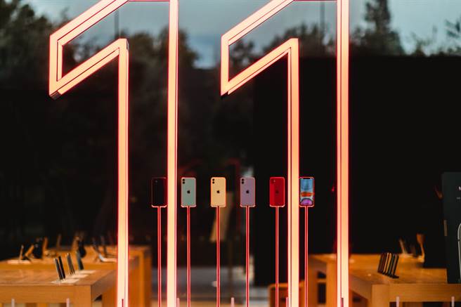 iPhone11被三星Galaxy A42、A32挤下，落至第九名。（杰升通信提供／黄慧雯台北传真）