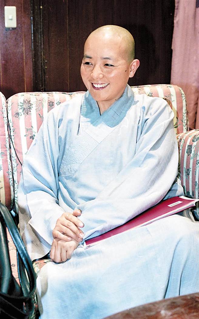 刘蓝溪结婚生子后出家，法号「道融」，表示学佛很快乐。（图／中时资料照）