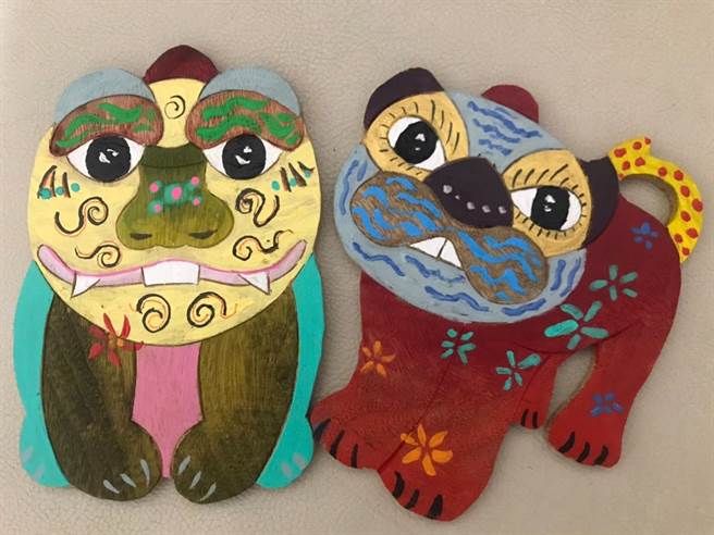 100個信眾認捐限定款虎爺香草福袋，邀民眾博筊祈求虎爺賜福「袋」回家。(中西區公所提供／曹婷婷台南傳真)