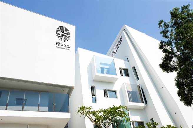 天成文旅-绘日之丘即日起至5月30日止推出「绘日耀动-阿里山赏萤」3天2夜住宿专案。（天成文旅-绘日之丘提供）