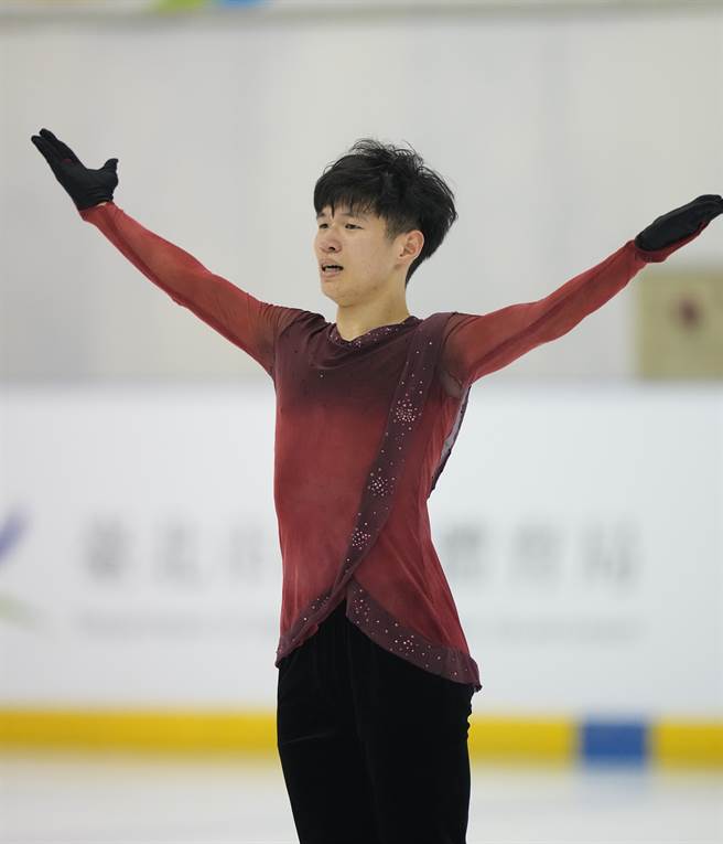 2021年全国花式滑冰菁英赛暨俱乐部联赛成人男子组第一名叶哲宇。（中华民国花式滑冰协会提供）