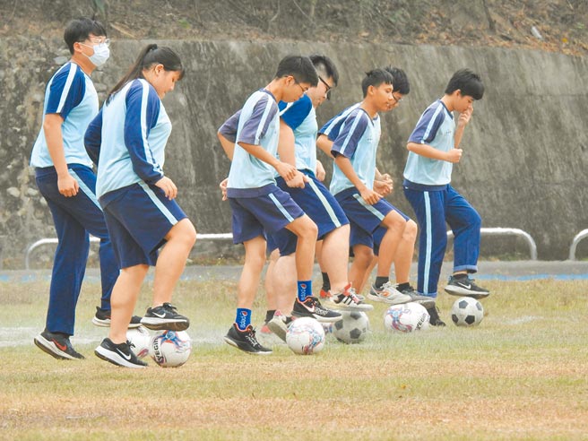 南投县水里国中将兴建标准足球场，成为足球培训的中继摇篮。（南投县政府提供／廖志晃南投传真）