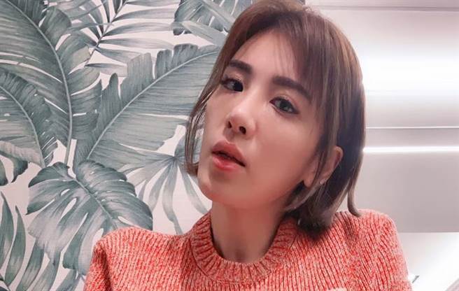 小祯失婚后桃花朵朵开，但考量女儿还没成年，想把时间放在家庭和事业。（图／FB@小祯）