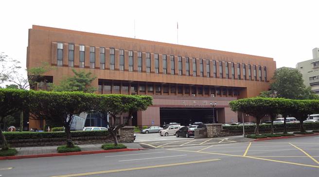 蔡姓女子違反居家檢疫規定不繳罰金，甚至逃至中國，法務部因此查封其房產。（圖／維基百科）