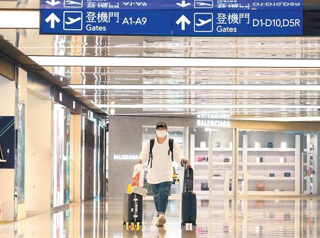 一名从菲律宾返国的80岁老翁，居住在北市大同区一家防疫旅馆居家检疫，但疑似出现身体状况不佳的情况，今早被饭店人员发现躺在沙发上已无生命迹象。（示意图／本报资料照片）