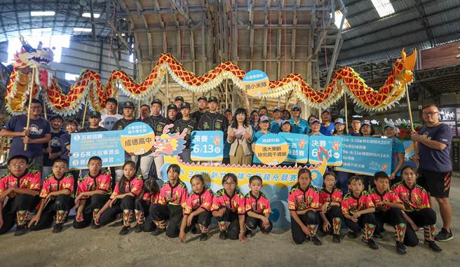新竹市副市长沈慧虹宣布今年恢復举办龙舟赛，欢迎各方好手组队参赛，就有机会把最高奖金6万元抱回家。（罗浚滨摄）
