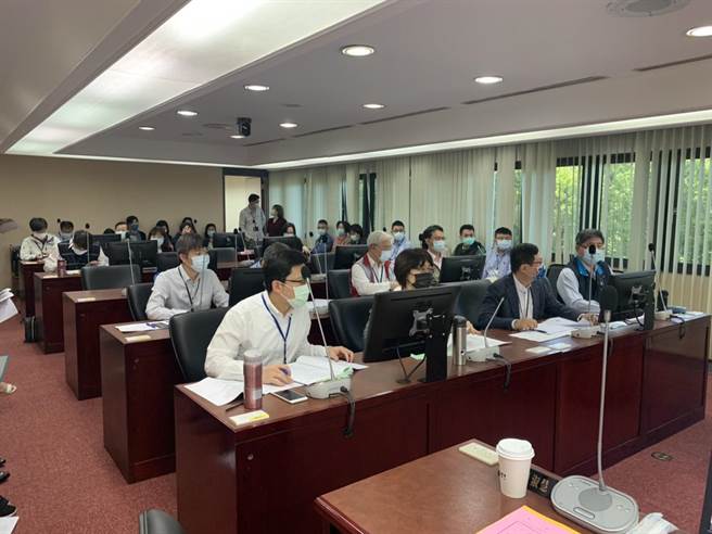 台北市議會法規委員會今審查4版本囤房稅，但因眾人尚無共識，預計2周後再審。（黃婉婷攝）
