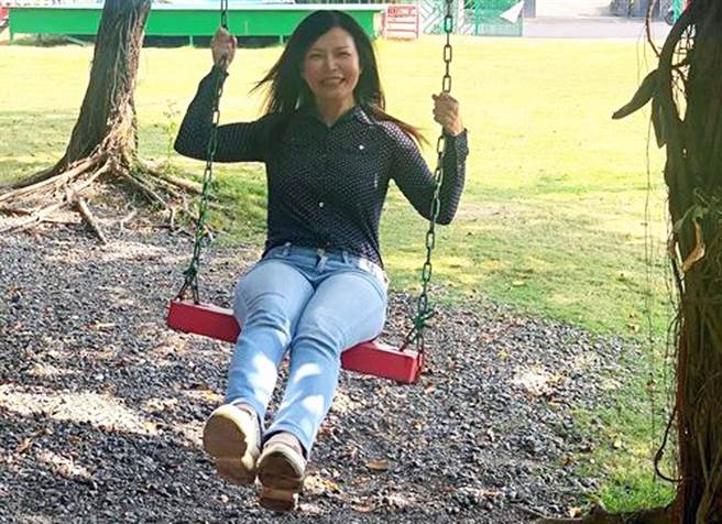 疑涉诈领助理费，屏东县议员周碧云20万元交保。(取自周碧云脸书)