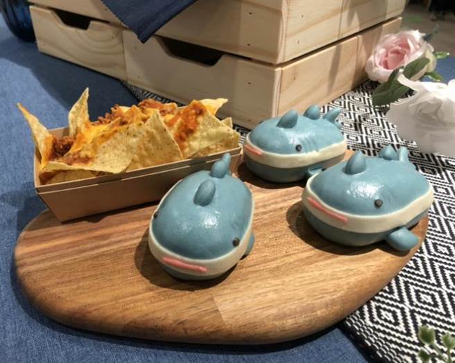 IKEA把人气鲨鲨做成餐点，外表超萌让人直呼超可爱。（林欣仪摄）