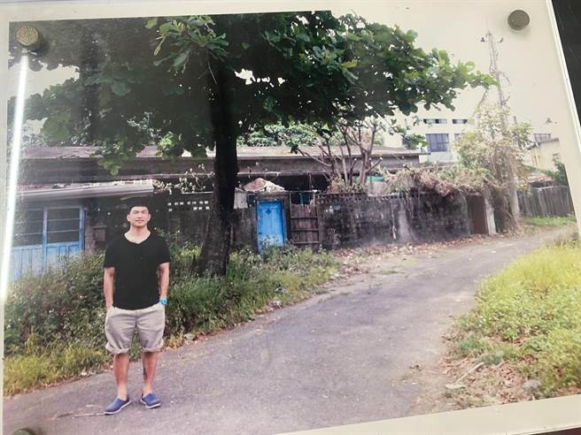 台东Bolton皮革工房昔日未整修前的面貌，业者徐国轸向台铁承租后，投入不少心血才将房屋整修完成。（Bolton皮革工房提供／蔡旻妤台东传真）