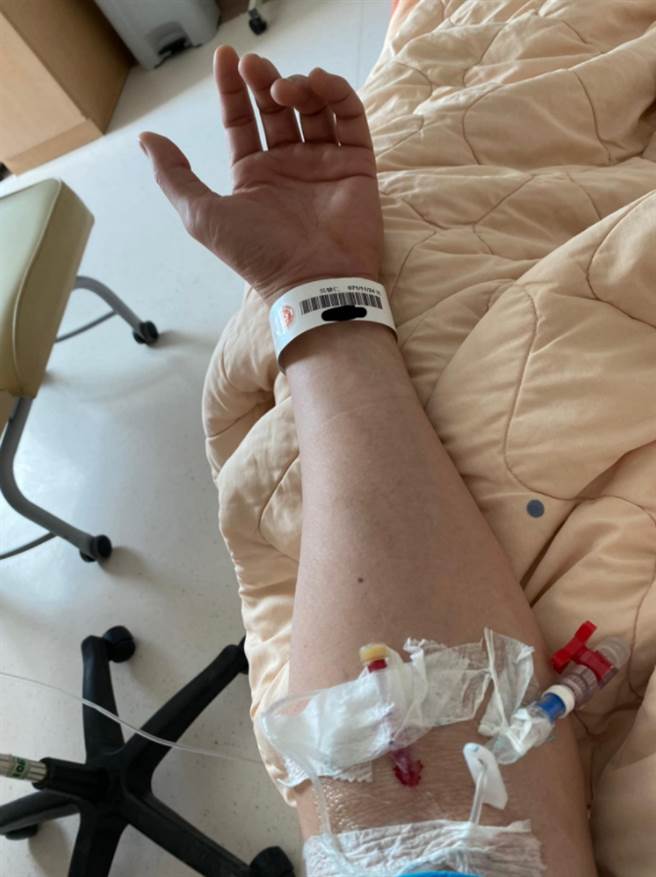 吴慷仁昨（20）日在脸书透露，因扁桃腺发炎住院。(图/ 摘自吴慷仁脸书)