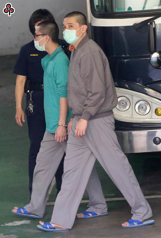 台北地院审理新店随机杀人案今辩结，王姓凶嫌（绿衣者）当庭道歉，希望法官能给他一个机会。（本报资料照片）