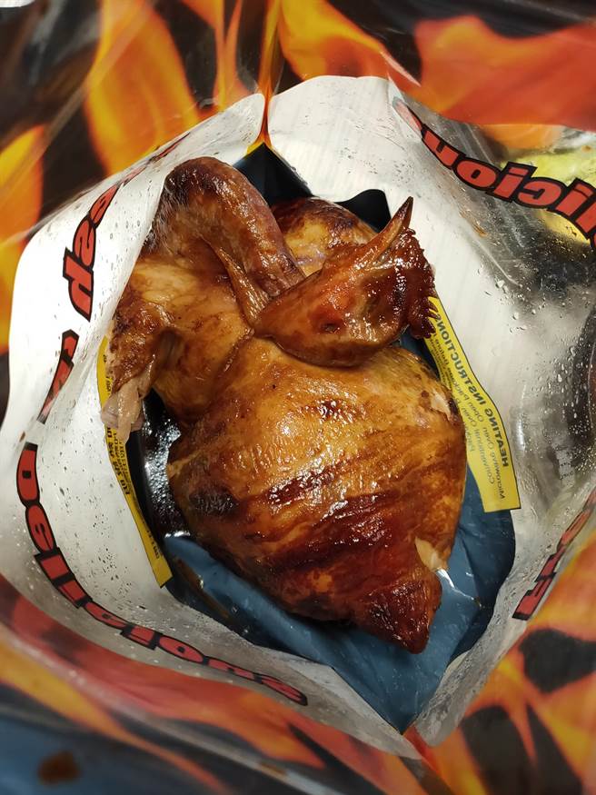 一位客人购买烤鸡回家后，瞬间惊呼道，「翅膀飞走了！」(图摘自Costco好市多 商品经验老实说脸书)