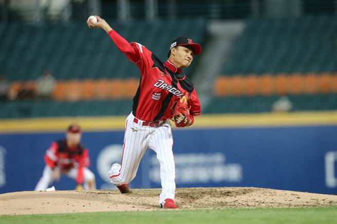 味全龍投手徐若熙4局無失分，獲選單場MVP。（杜宜諳攝）