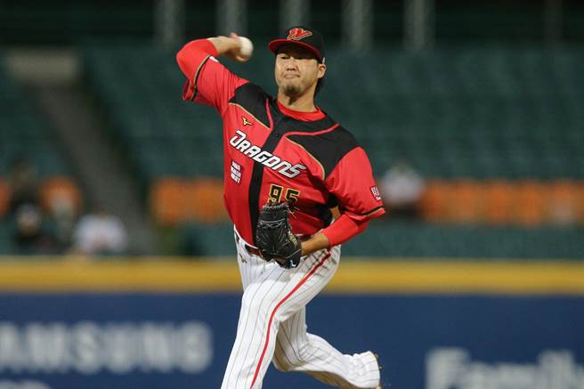 味全龍田澤純一手下勝利。（杜宜諳攝）