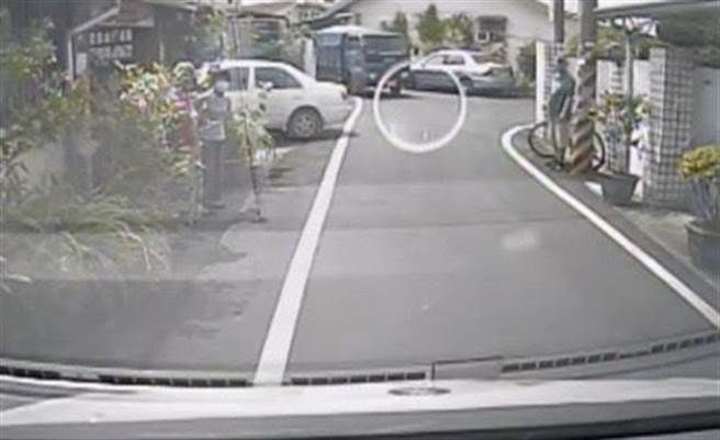 嘉義縣竹崎鄉12年前發生一起男子死亡多日，妻女伴屍案，沒想到這名男子妻子日前猝死家中，女兒同樣伴屍多日。（呂妍庭翻攝）