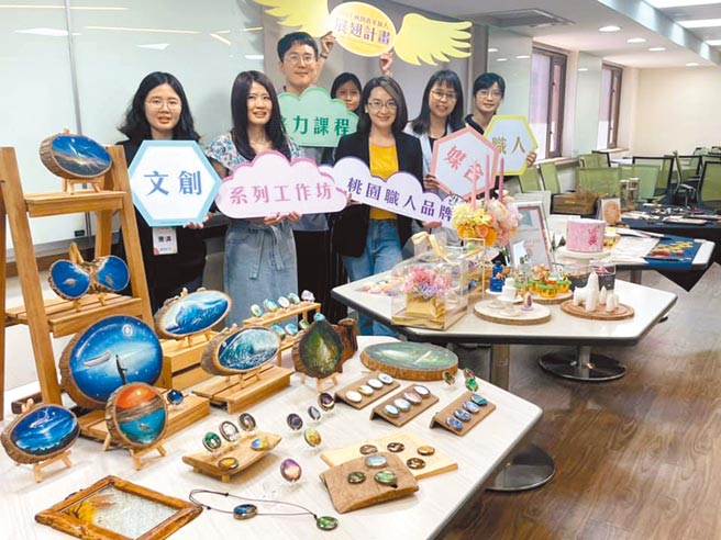 桃园市政府青年事务局青年职人展翅计画分阶段培训专业职人。（吕筱蝉摄）