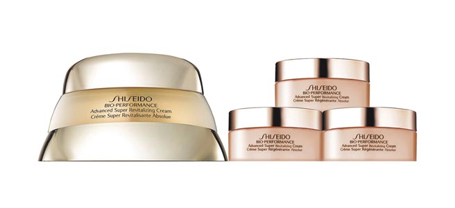 SOGO忠孝馆4月27日限日贩售，SHISEIDO东京柜经典美丽趁早组，价值5408元、优惠价2340元，限量200组。（SOGO提供）