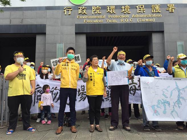 时力立委陈椒华今日率地方居民至环保署陈情 (时力提供)