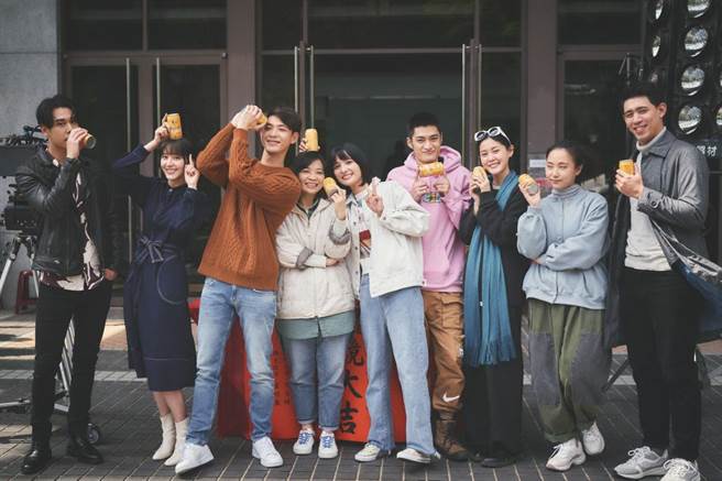 改编自疗癒系畅销小说的《一杯热奶茶的等待》。（台湾电影起飞大联盟提供）