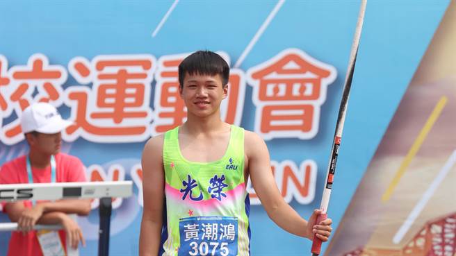 黄潮鸿以71公尺09摘下2021云林全中运国男组田径标枪金牌。（运促会提供）