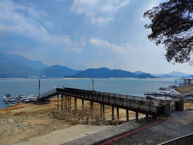 日月潭水位状况。(取自叶毓兰脸书)