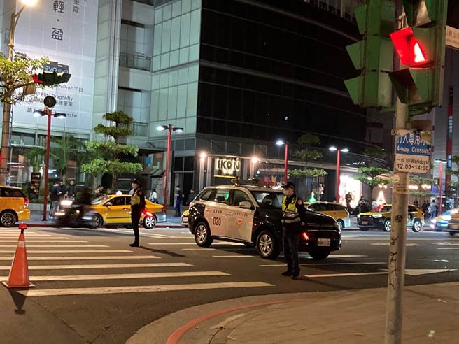 警方在例假日前后及夜店举办活动时，实施区域性封锁性路检。(翻摄照片／林郁平台北传真）