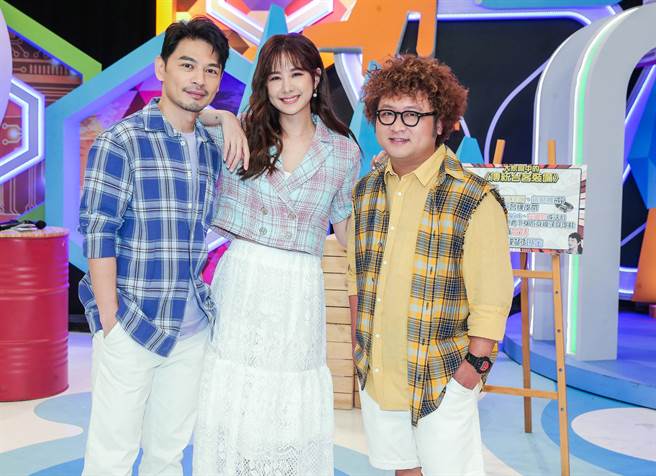 中天综合台《同学来了》主持人阿Ken、安心亚、纳豆。（粘耿豪摄）