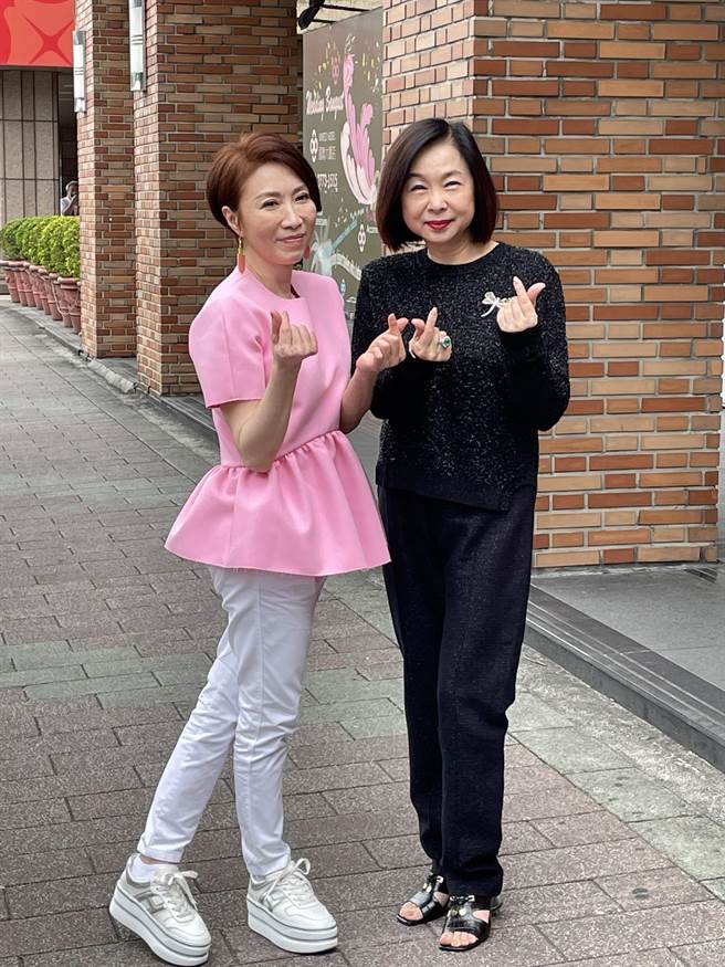 李翊君、周雅芳出席公益活动。（艾迪升提供）