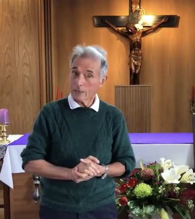 刘一峰神父成立二手物流中心，让社会边缘人能一起做资源回收，微薄收入也可用来照顾弱势与启智院童。（摘自脸书／王志伟花莲传真）