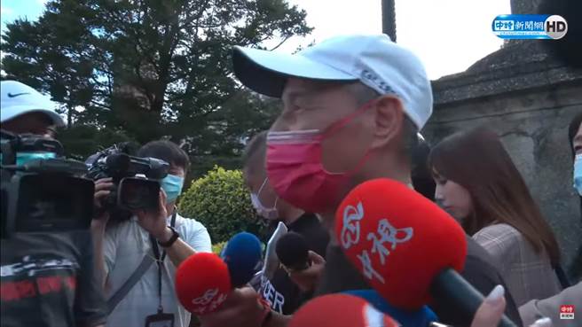 据转述，蔡英文并未正面回应仅说「三接已是进行中的工程，除非有法理上的要求才能停工」，潘忠政对此感到十分失望。(中时新闻网直播)