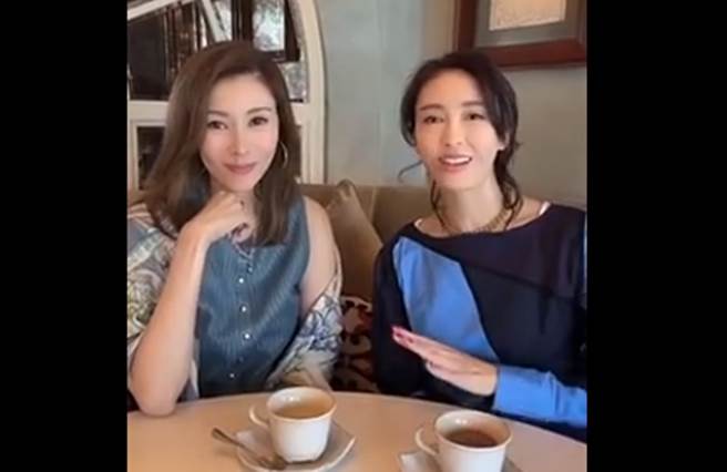 李嘉欣与黎姿拥有冻龄美顏。(取自黎姿微博)