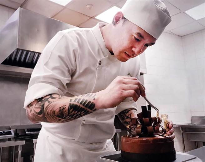 香格里拉台南远东国际大饭店许煜新主厨。(香格里拉台南远东国际大饭店提供／曹婷婷台南传真)