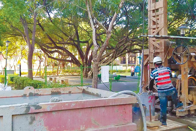 凿井业者透露缺水让凿井夯，去年底至今订单暴增3成，现在排单至少要等4个月以上，图为桃园市水务局以灾害准备金发包开凿6口抗旱水井。（蔡依珍摄）