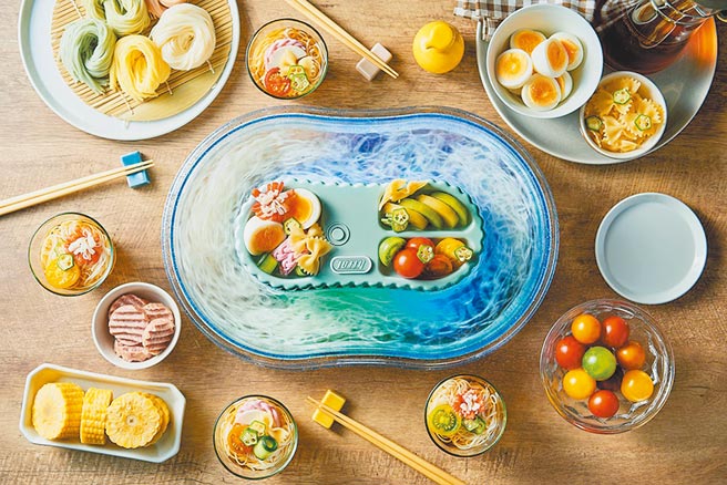 全联独家的TOFFY流水麵机，市价2180元，10生鲜积分+990元、1000福利点+990元或500福利点+150元换购，46折起，首批限量2000台。（全联提供）