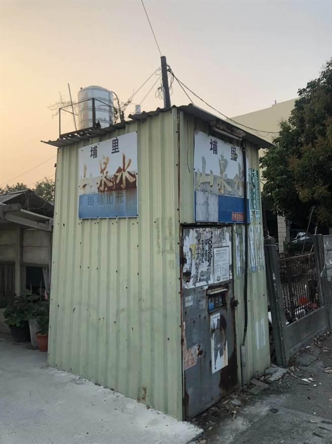 不法黑心加水站业者，以溪湖镇的地下水冒充埔里山泉水，29个加水站遍布鹿港、福兴和南彰化各乡镇，加水站外观十分简陋且多设置于偏远郊区。（彰化地检署提供／谢琼云彰化传真）