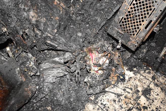 菸蒂导致火灾，今年已有两名长者不幸命丧火窟。（翻摄照片／林郁平台北传真）