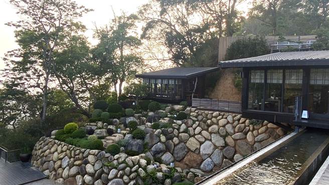 「飞花落院」坐拥绝佳位置，四季分明的日式庭院皆有着不同风采。（王文吉摄）