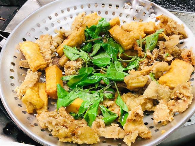 高市觀光局明天將在高雄大遠百廣場舉辦鹹酥雞嘉年華。（高市觀光局提供／柯宗緯高雄傳真）