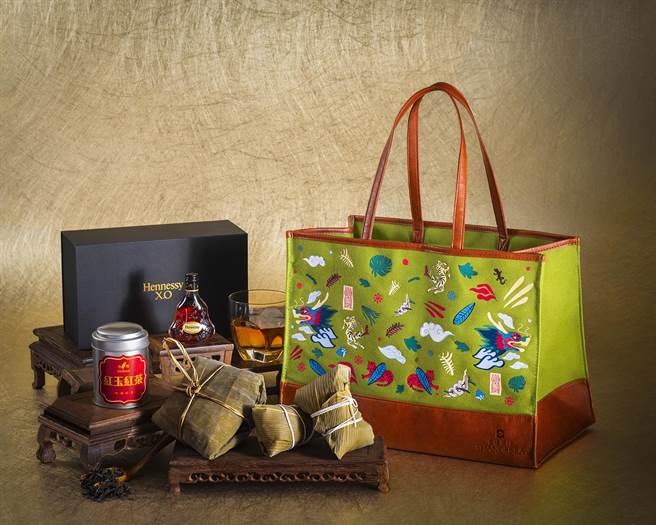 香格里拉台北遠東國際大飯店今年首度與頂級干邑品牌軒尼詩攜手打造創意聯名款 X.O軒尼詩核桃地瓜粽及奢華禮袋。（遠東提供）