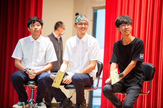 高市师大附中第七届学生会长政见发表会23日登场。（袁庭尧摄）