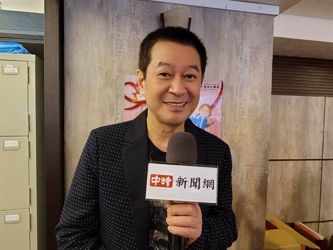 「猪肉王子」蔡小虎出道届满30年，泪谢歌迷这么爱他。(照片/游定刚 拍摄)